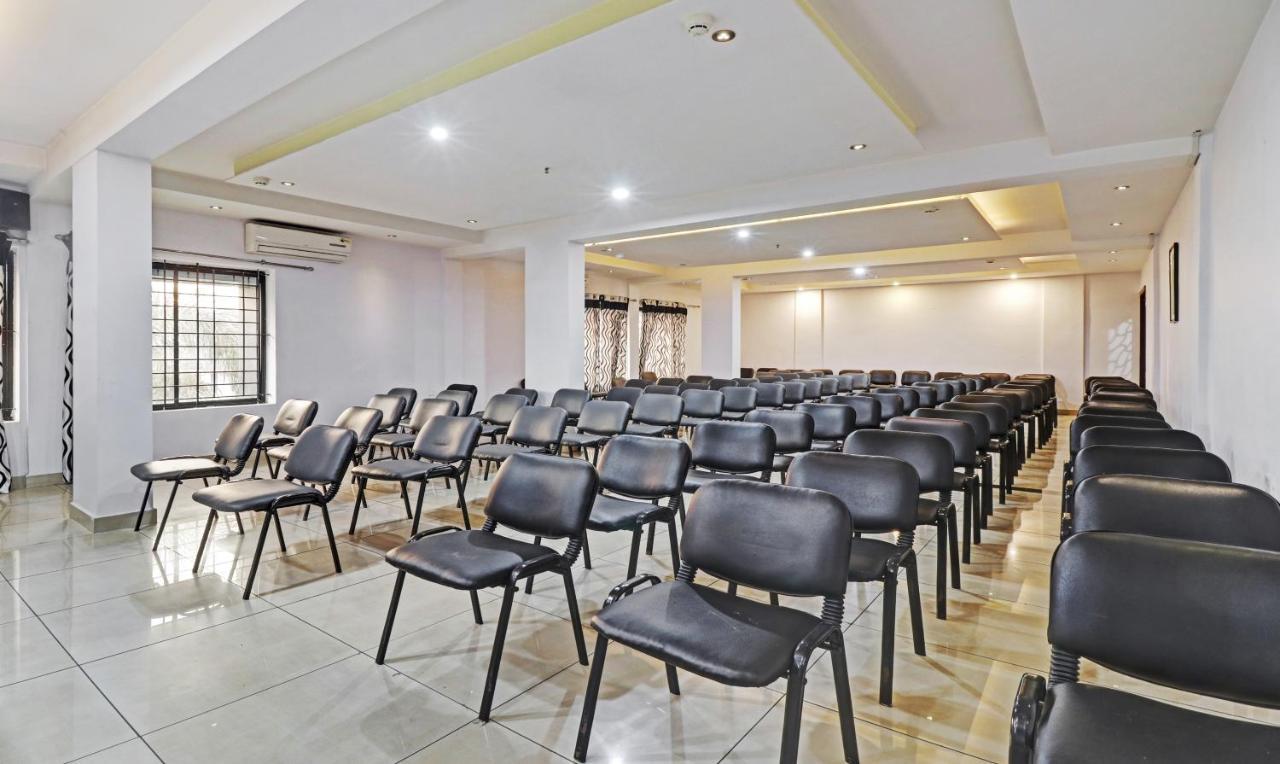Treebo Symphony Hotels And Resorts Angamally Kizhake Chālakudi Kültér fotó