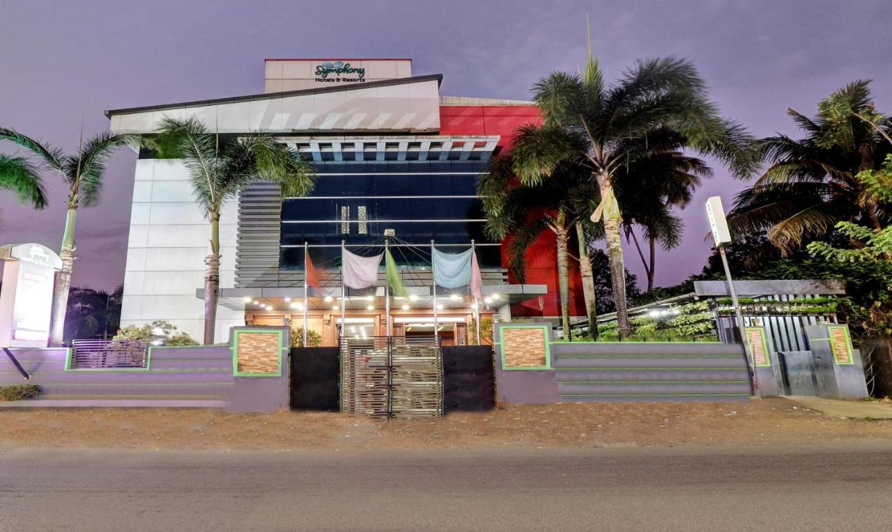 Treebo Symphony Hotels And Resorts Angamally Kizhake Chālakudi Kültér fotó