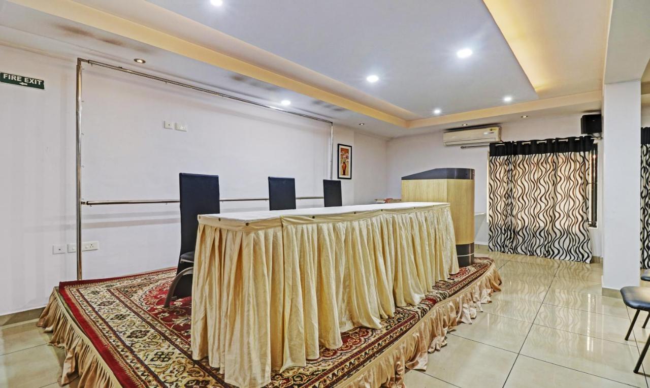 Treebo Symphony Hotels And Resorts Angamally Kizhake Chālakudi Kültér fotó